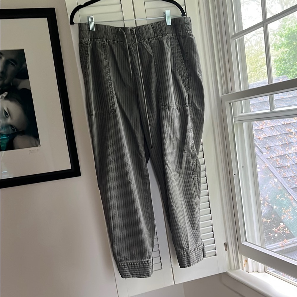 James Perse Gray Cargo Pants Relaxed Fit Tapered Leg